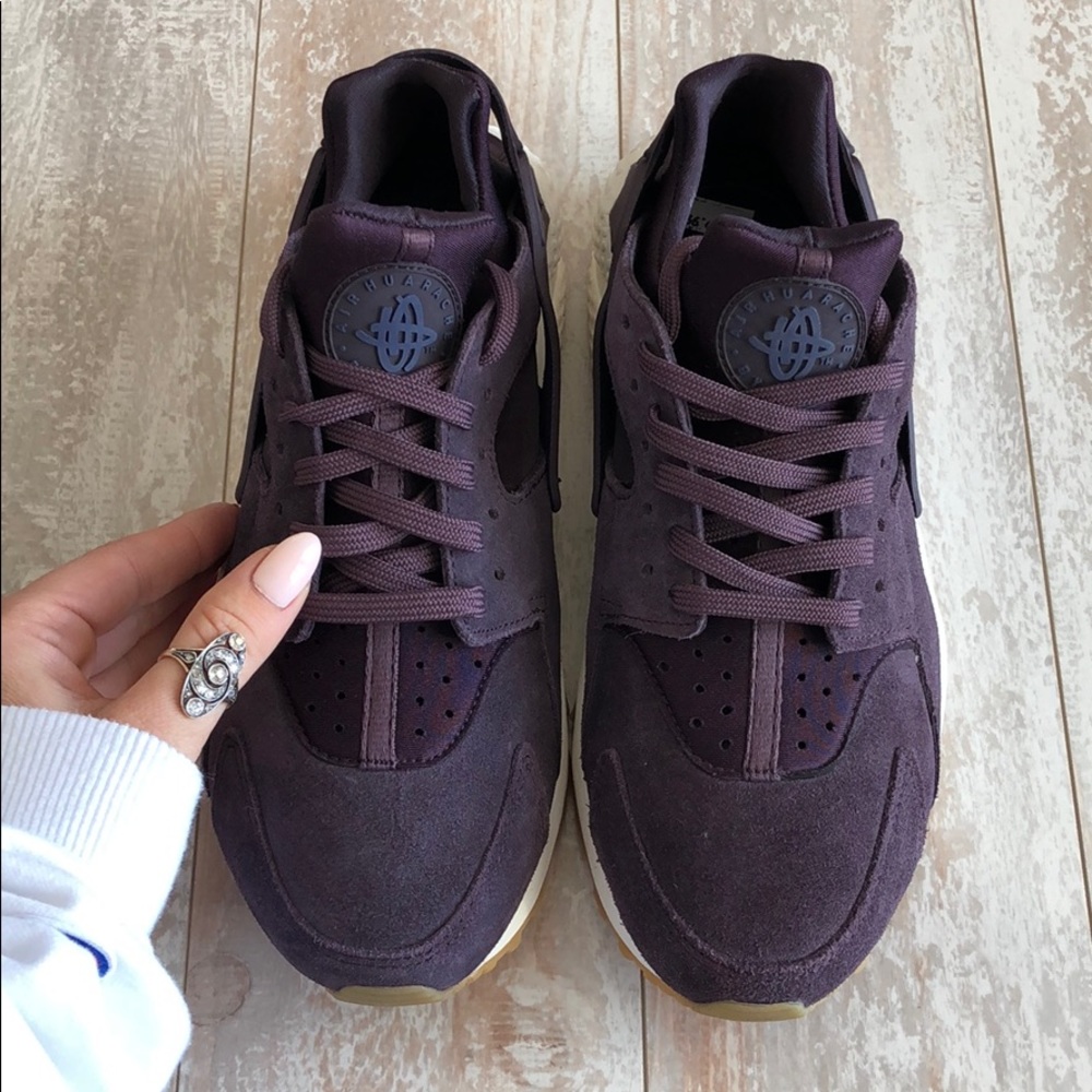 NWT Nike Air huarache run Suede port wine - Picture 2 of 8